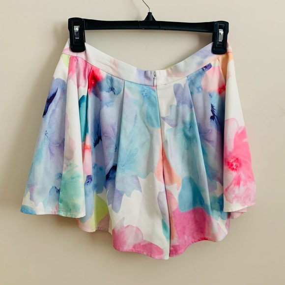 Multi-Colored Flowy Flower Shorts - Picture 2 of 2
